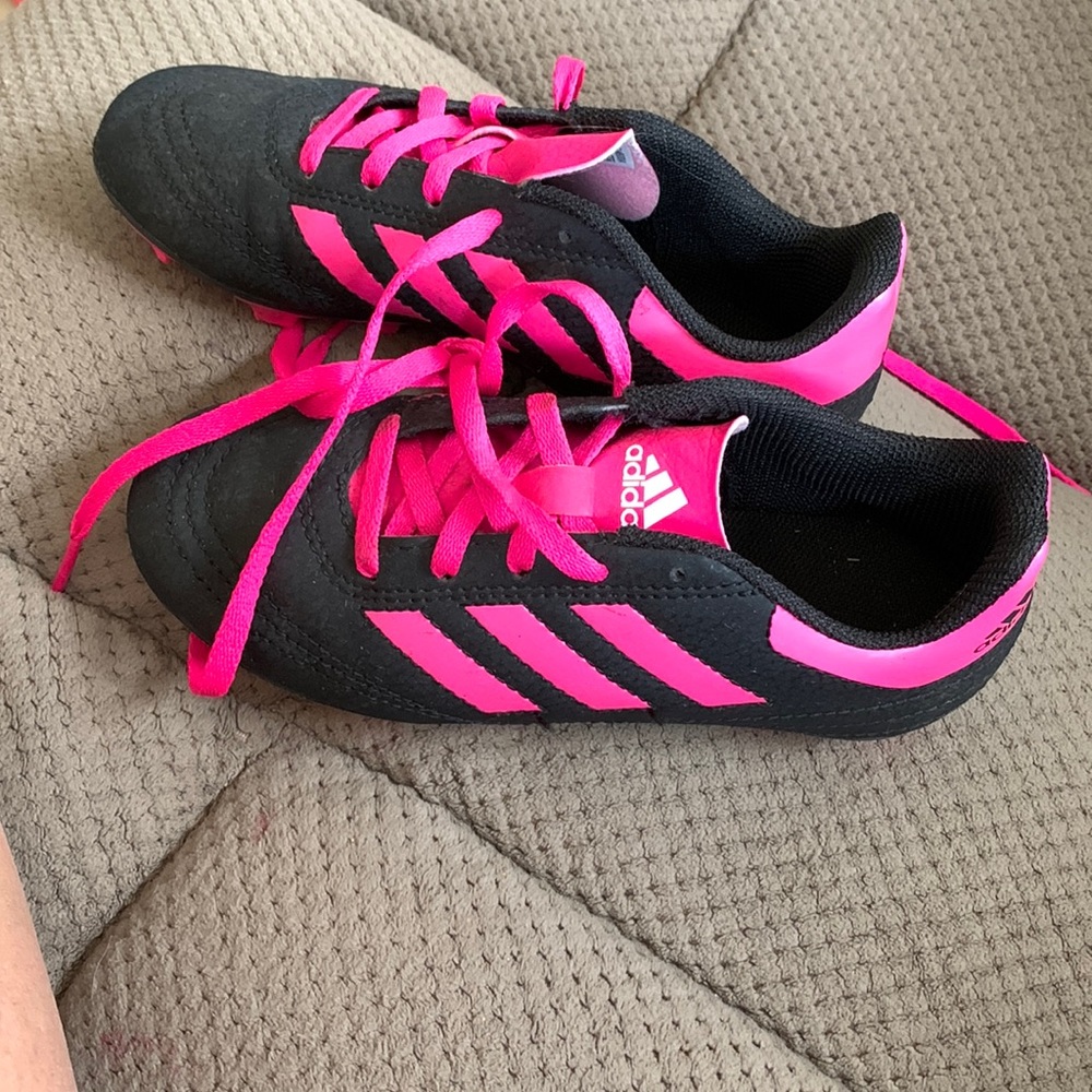 Girls Soccer Shoes